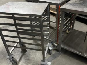 Lot de 4 meubles inox pour cuisine professionnelle