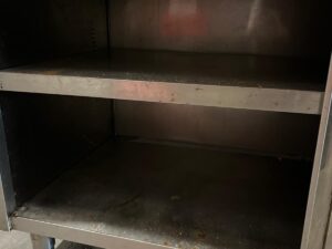 Meuble bas Inox avec dosseret L 140 cm