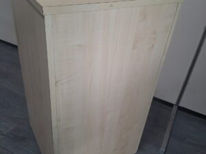 Meuble sur roulettes 50 x 50 cm