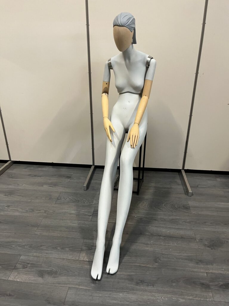 Mannequin Complet Femme assis