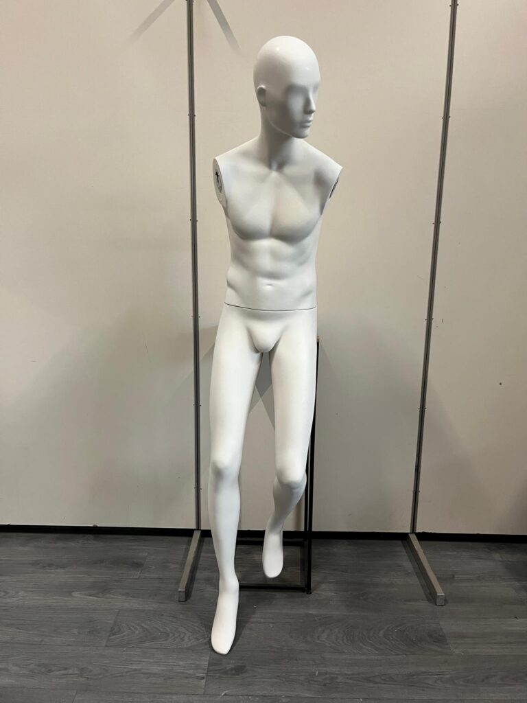 Mannequin Homme Assis Appuyé
