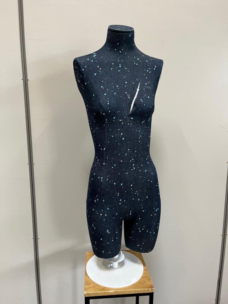 Mannequin Buste Femme effet jean + Socle