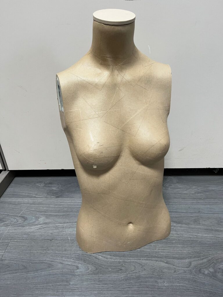Mannequin Buste Femme effet cartonné