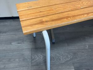 Banc vestiaire bois et métal gris – L120 cm