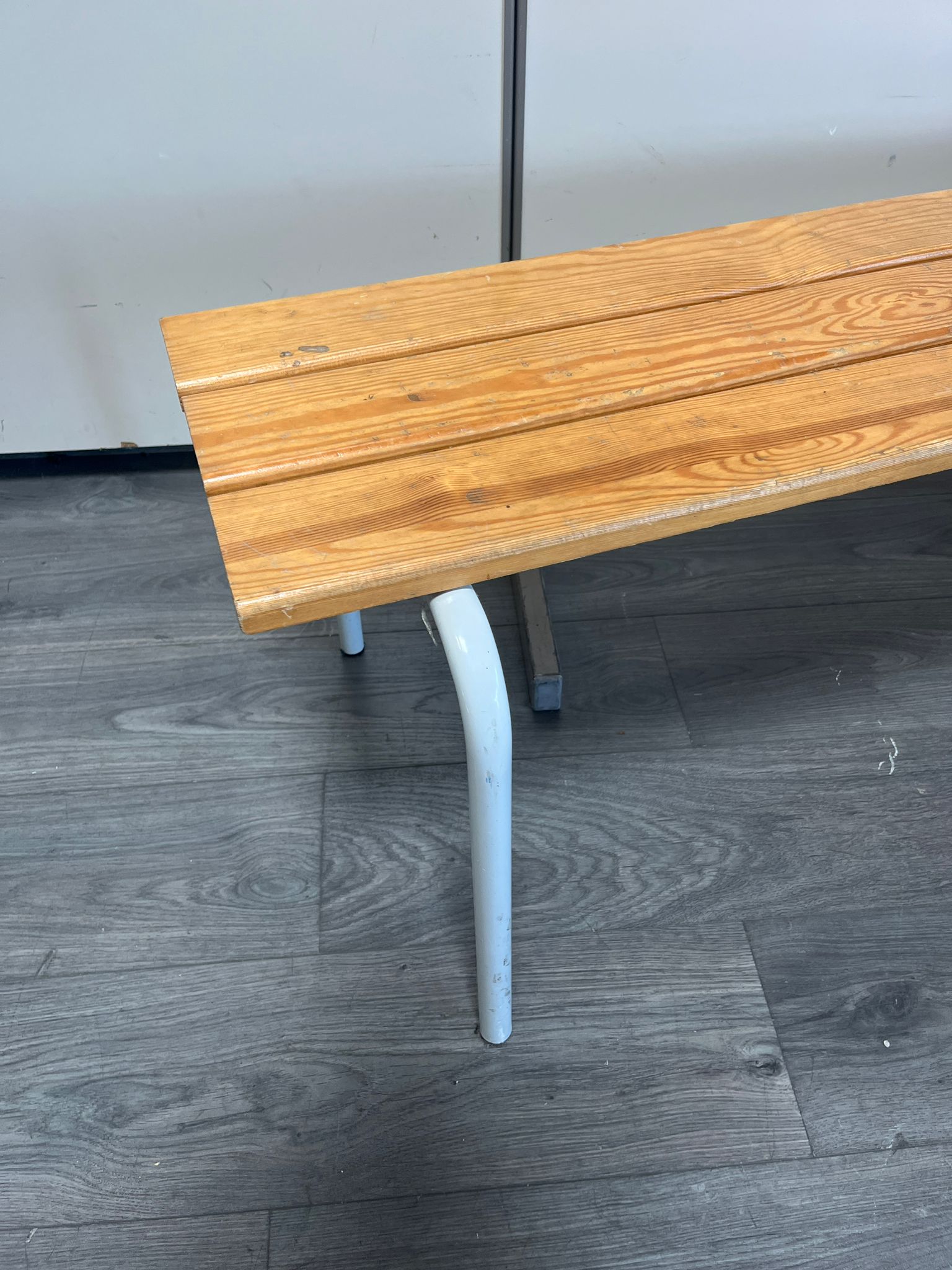 Banc vestiaire bois et métal gris – L120 cm – Image 2
