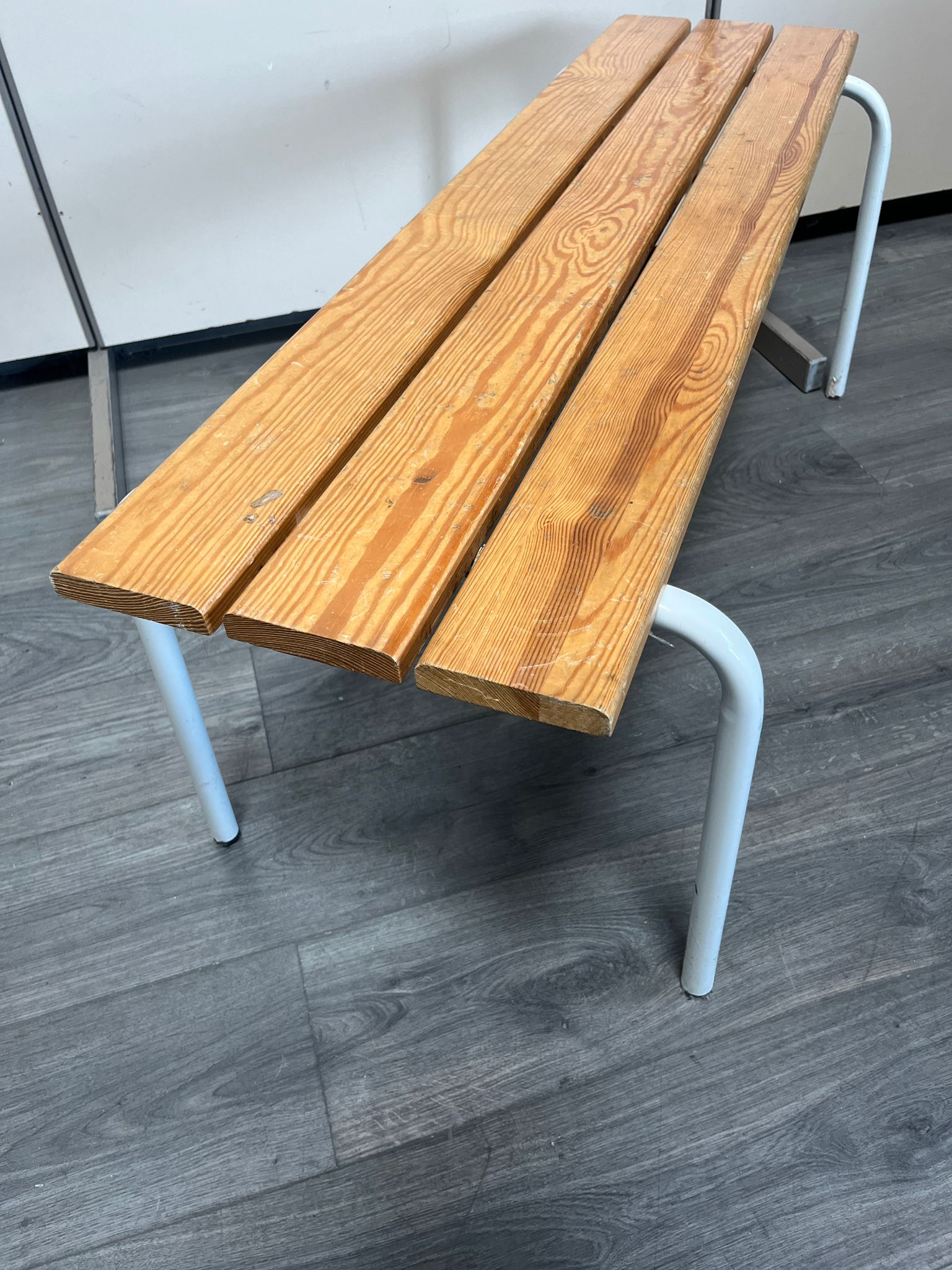Banc vestiaire bois et métal gris – L120 cm – Image 4