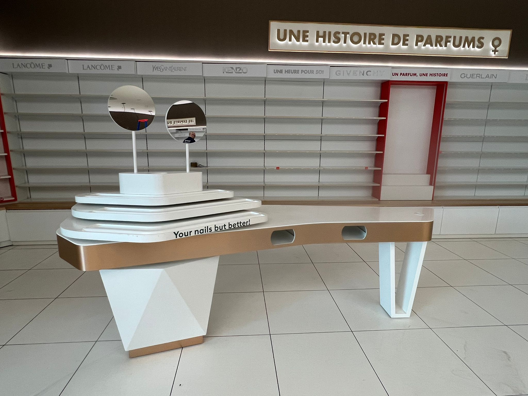 Table / Meuble de présentation Cosmétique L 218 cm – Image 2