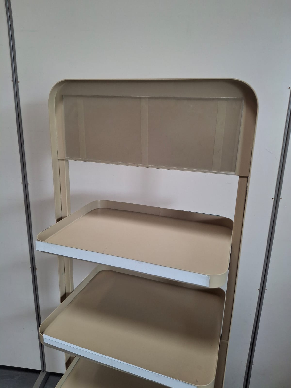 Présentoir 3 niveaux H 145 cm – Image 2