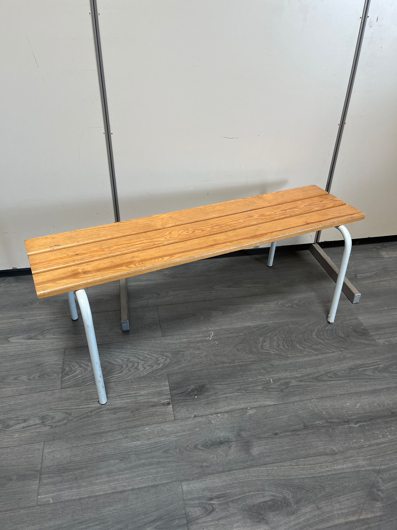 Banc vestiaire bois et métal gris – L120 cm