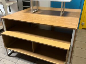 Table de présentation avec caisson et réhausse