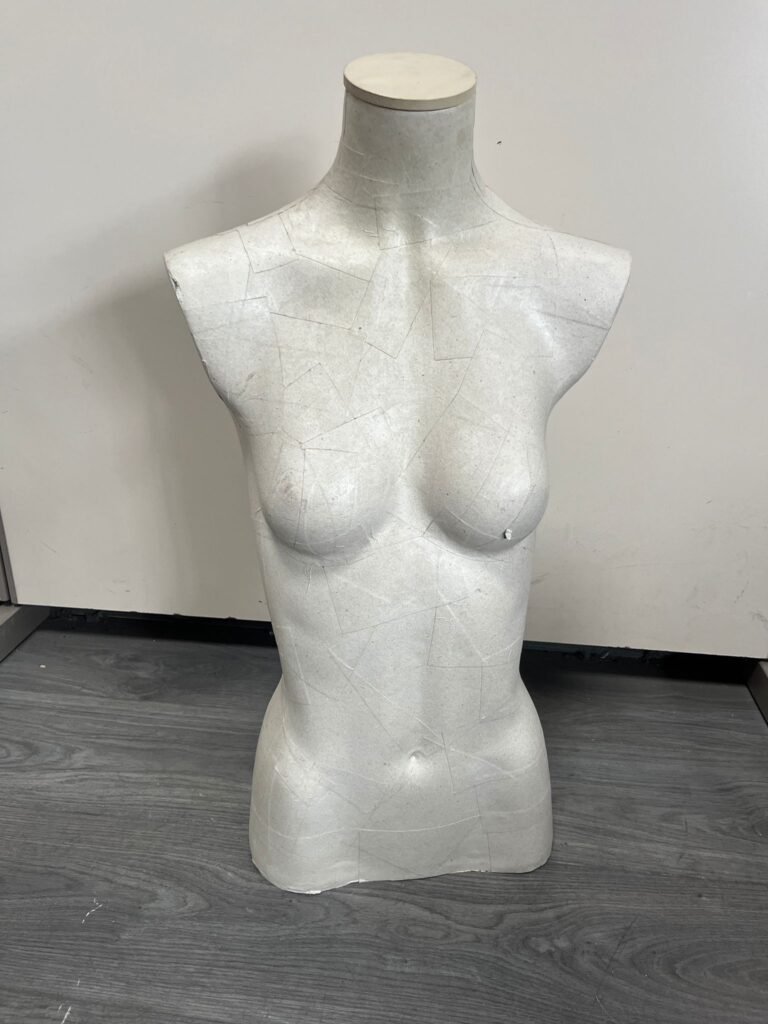 Mannequin Buste Femme effet cartonné