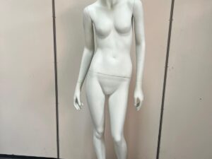 Mannequin femme complet sur socle – fibre de verre beige mat – H187 cm