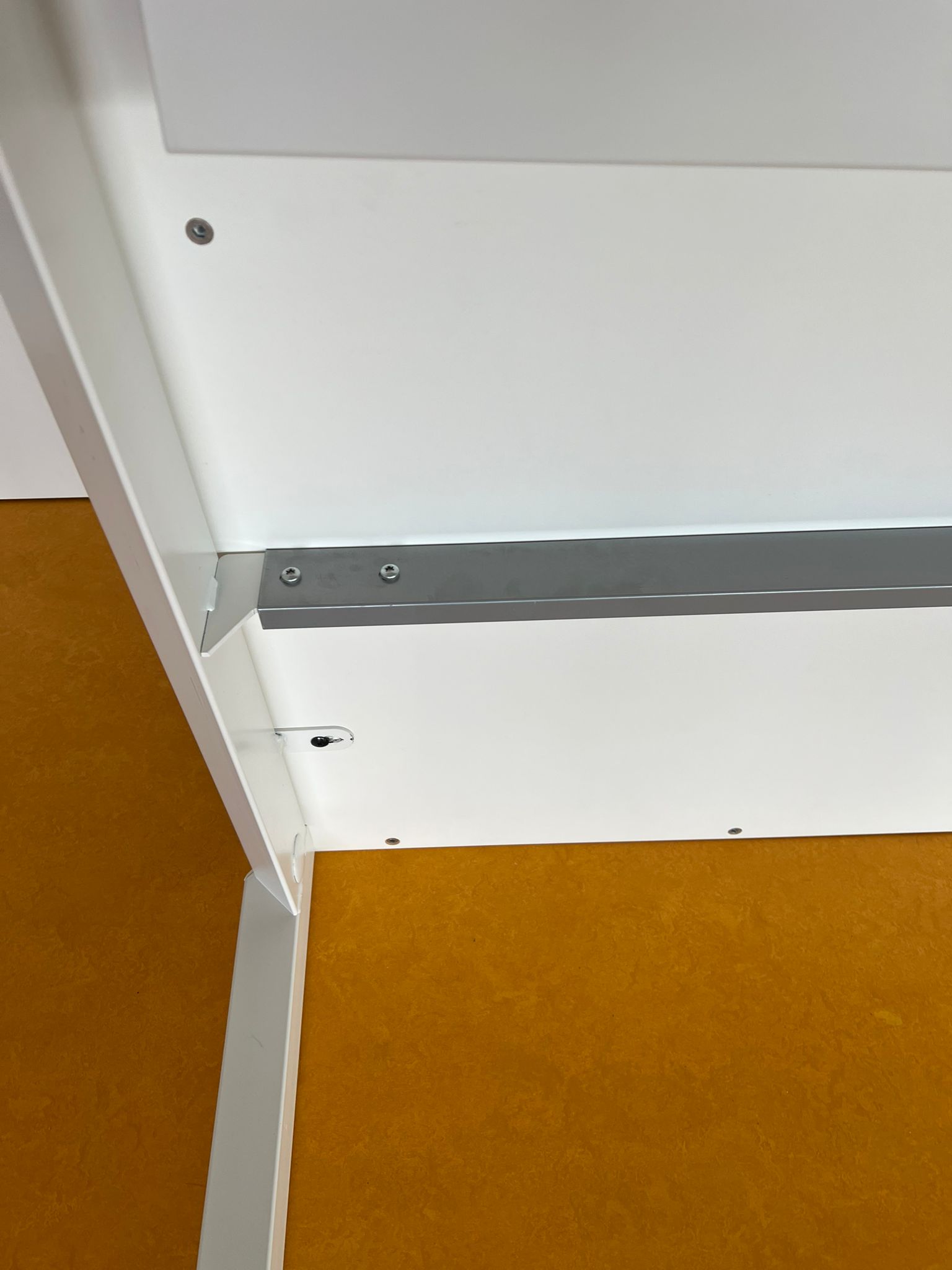 Table de réunion / conférence 160 x 165 cm – Image 6