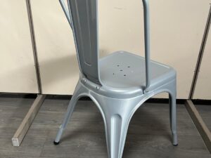 Fauteuil / Chaise bistro grise en métal