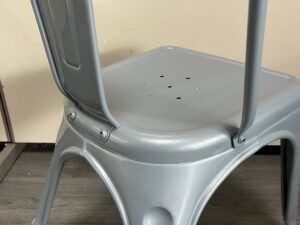 Fauteuil / Chaise bistro grise en métal