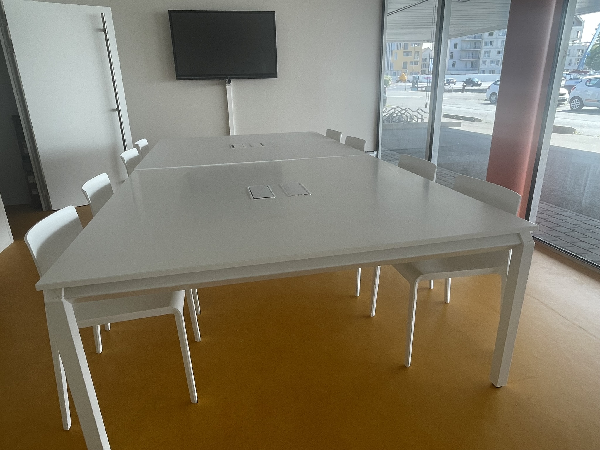 Table de réunion / conférence 160 x 165 cm – Image 2