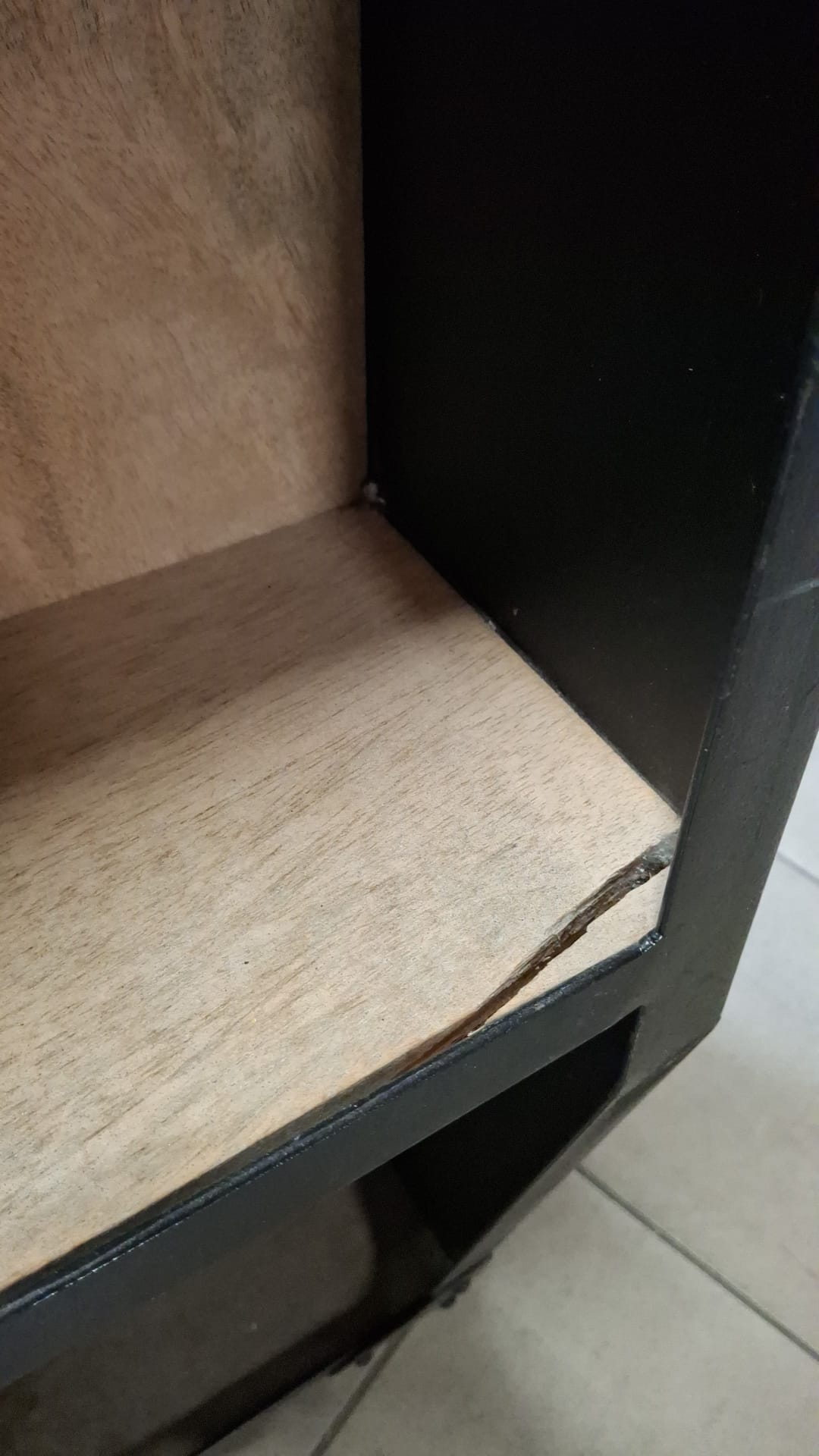 Meuble présentoir sur roulettes H 153 cm