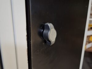 Bloc vestiaire métallique gris et noir – 4 portes