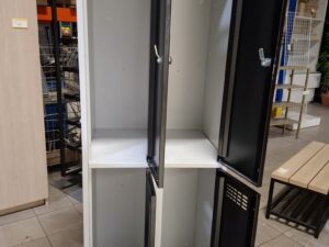 Bloc vestiaire métallique gris et noir – 4 portes
