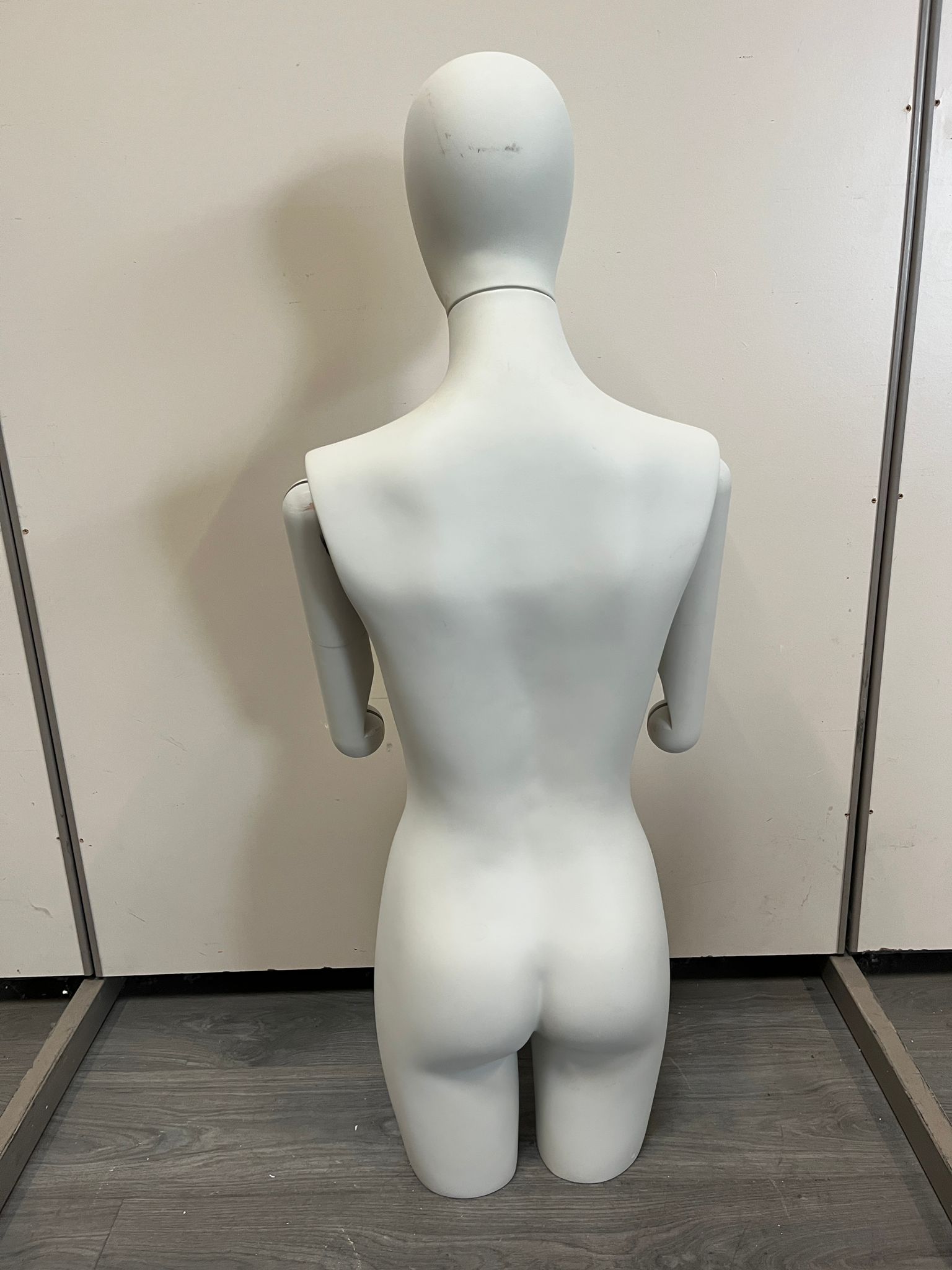 Mannequin demi-cuisse femme – Image 6