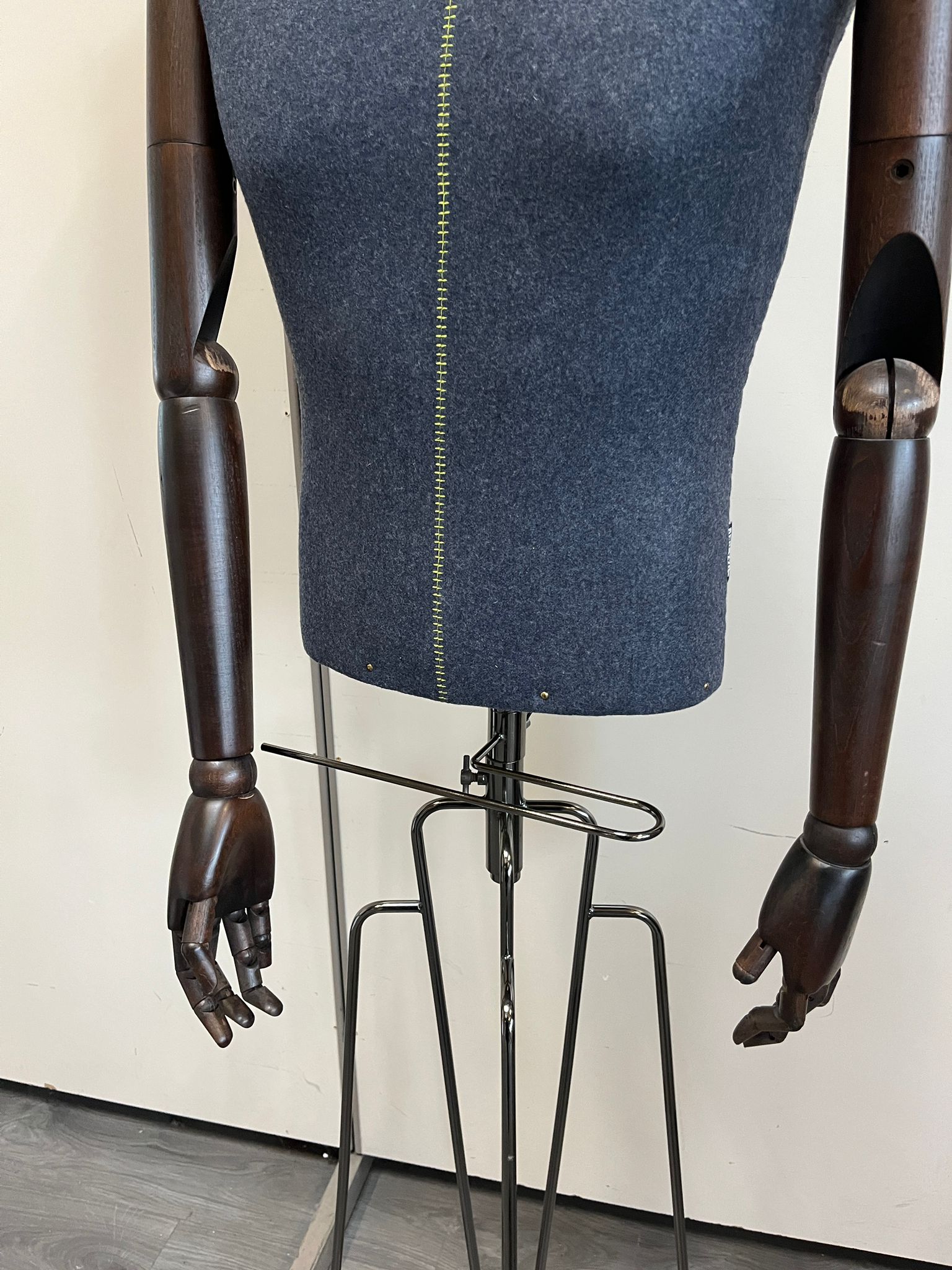Mannequin buste sur pied Homme tissu – Image 6