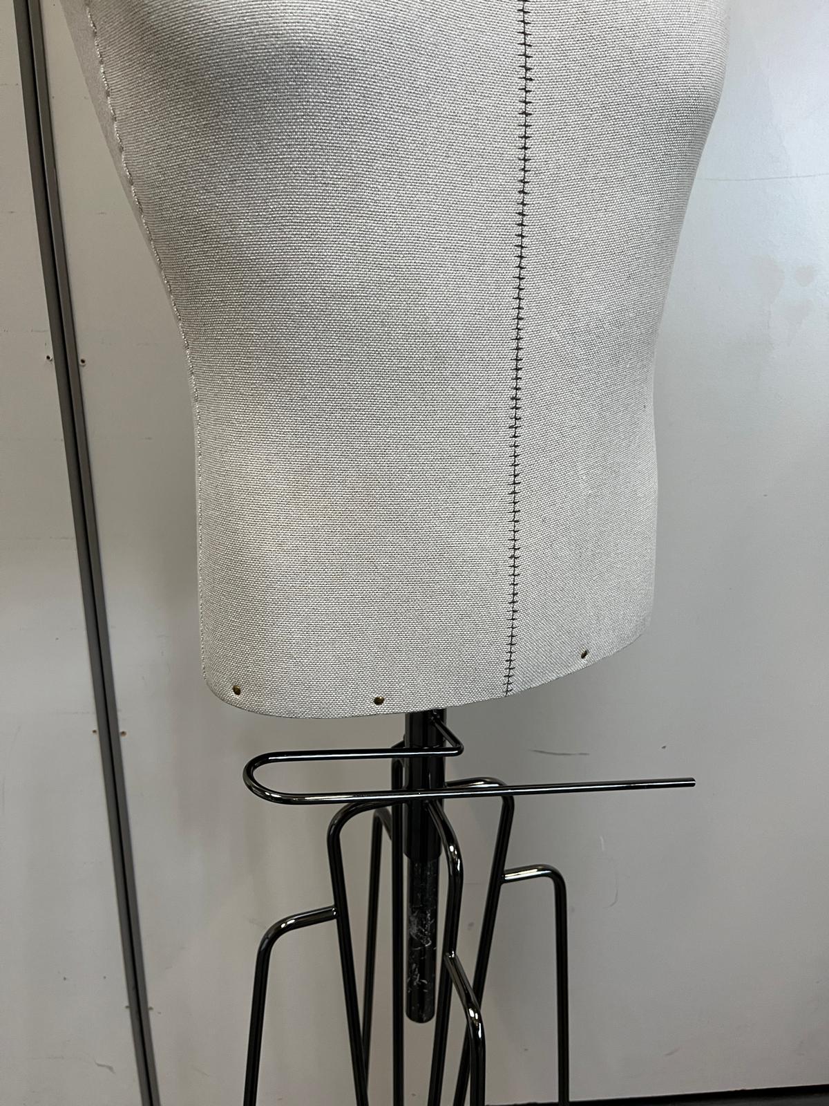 Mannequin buste sur pied Homme tissu – Image 8