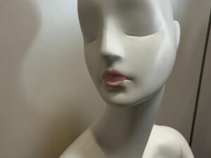 Mannequin complet semi assise Femme