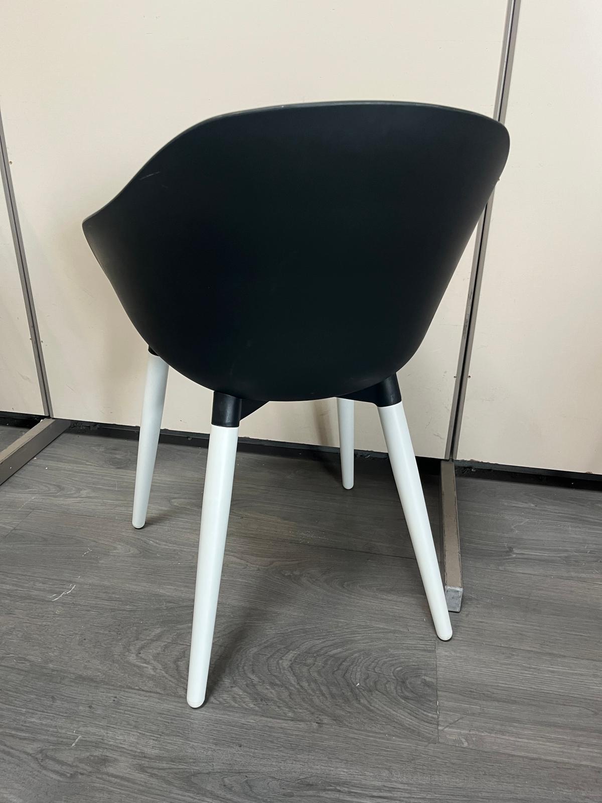 Chaise coque noire – Image 2
