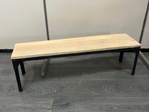 Table basse de présentation L 101 cm