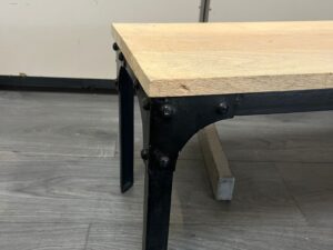 Table basse de présentation L 101 cm