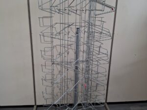 Présentoir rotatif multi-faces pour cartes H 148 cm
