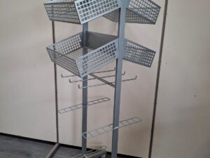 Présentoir sur roulettes avec bacs H 180 cm