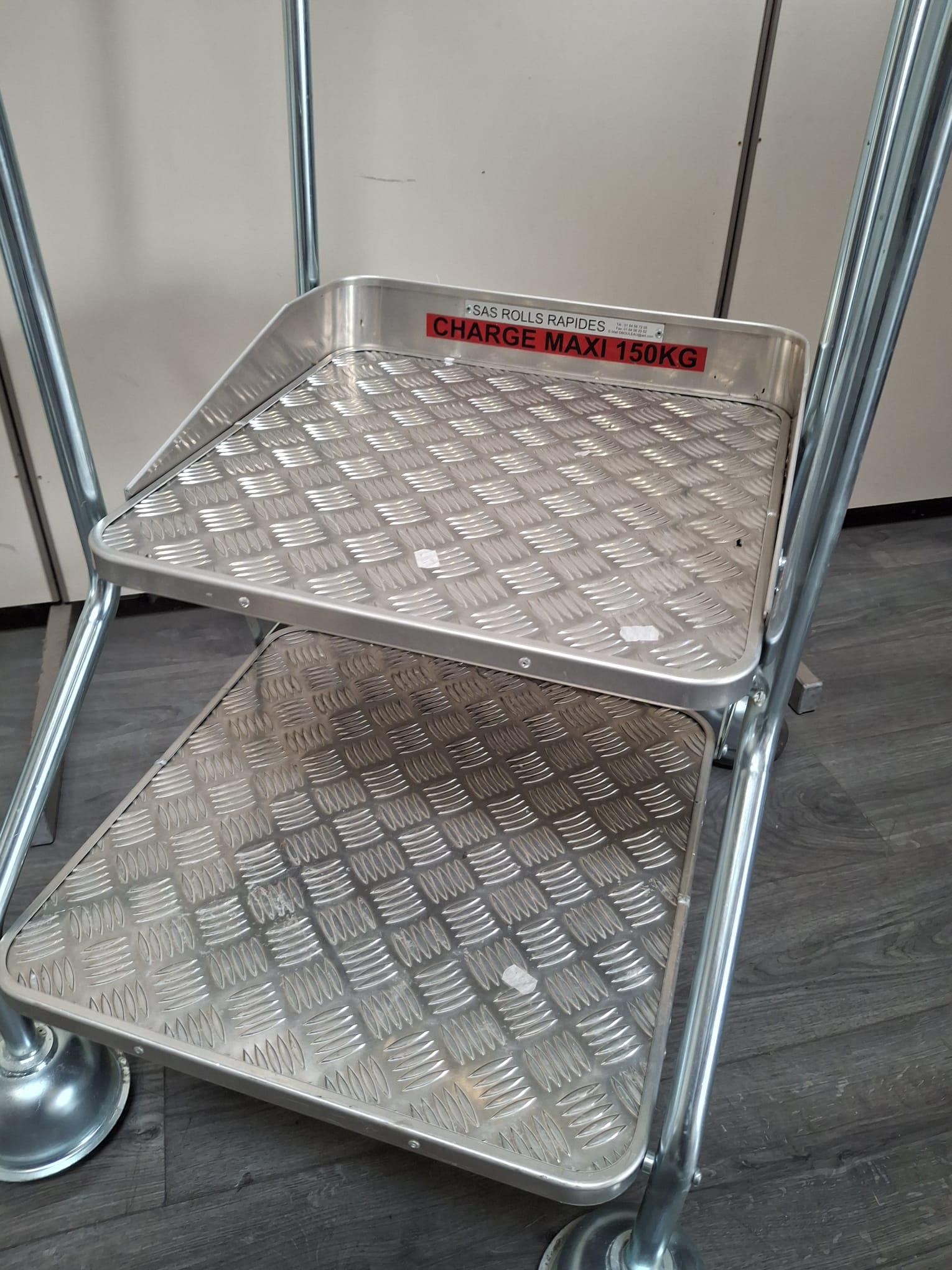 Escabeau plateforme sur roulettes 2 marches – Image 7