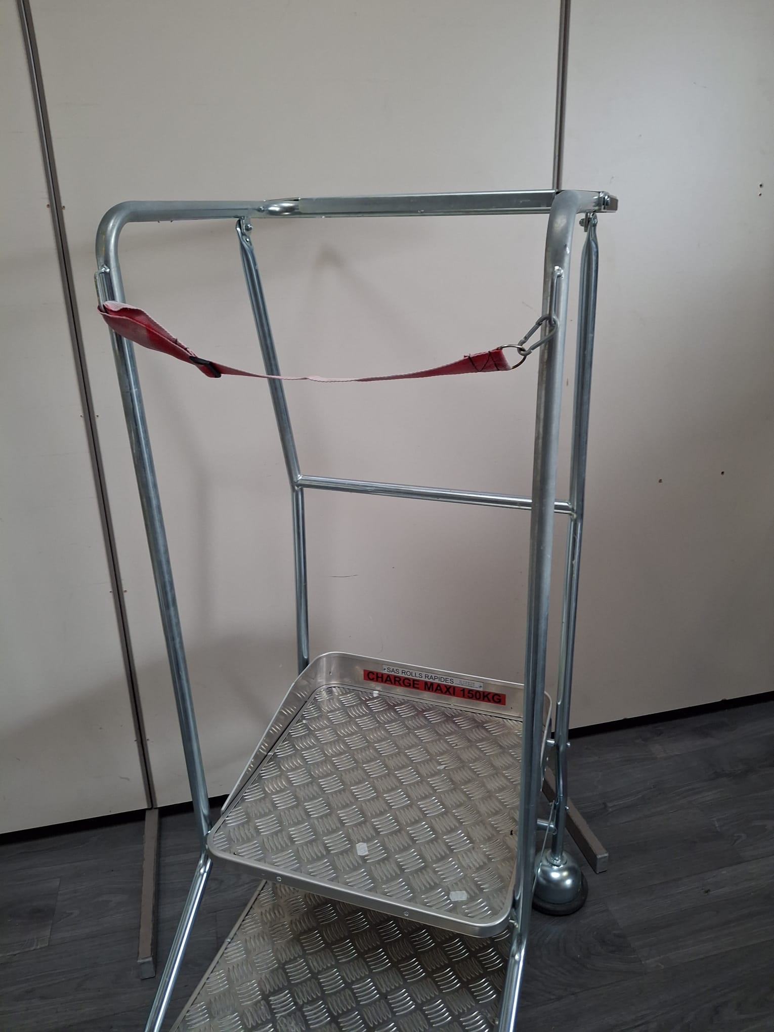 Escabeau plateforme sur roulettes 2 marches – Image 6