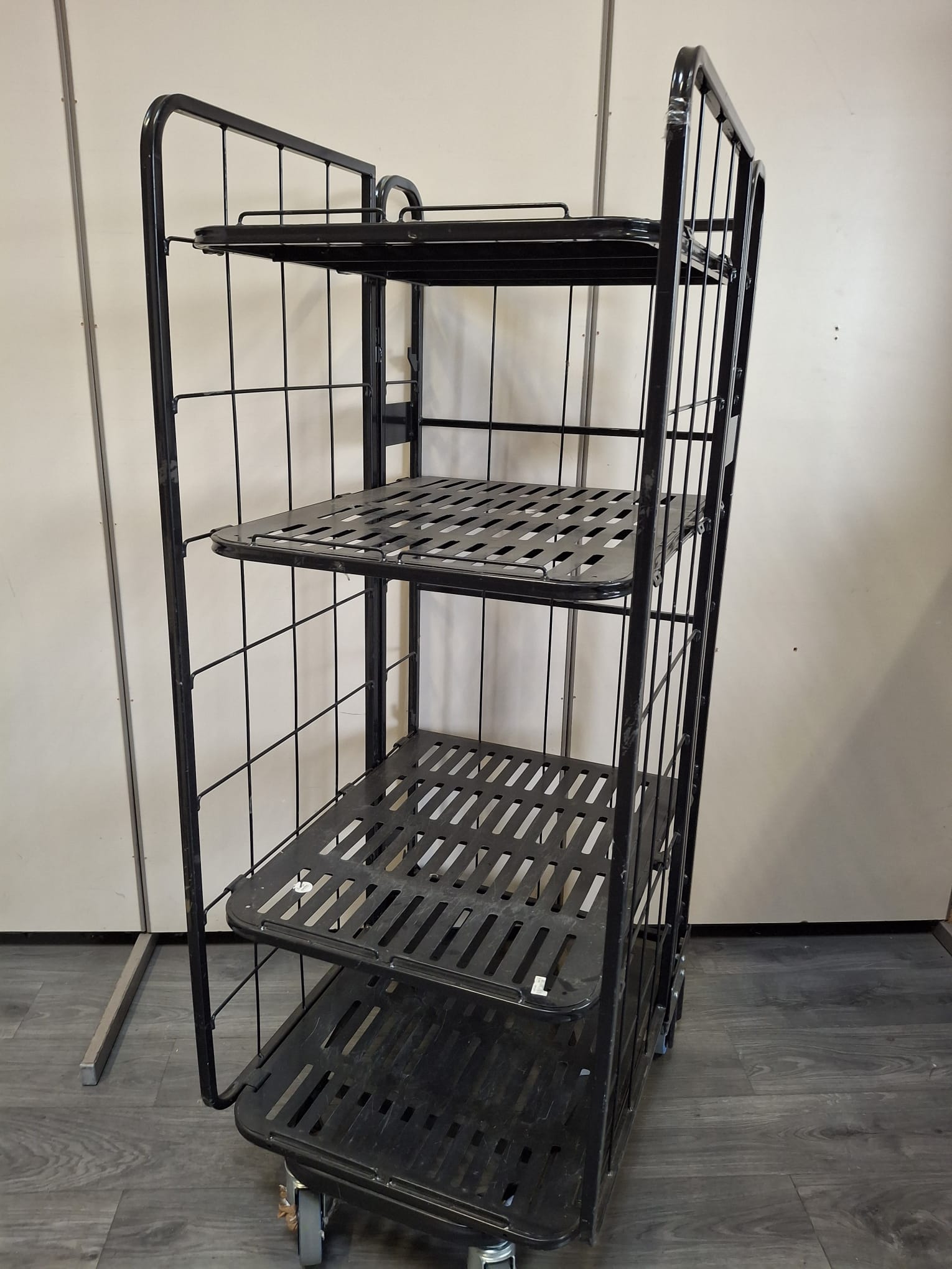 Chariot de rangement métallique noir 4 niveaux sur roulettes – H174 cm – Image 2