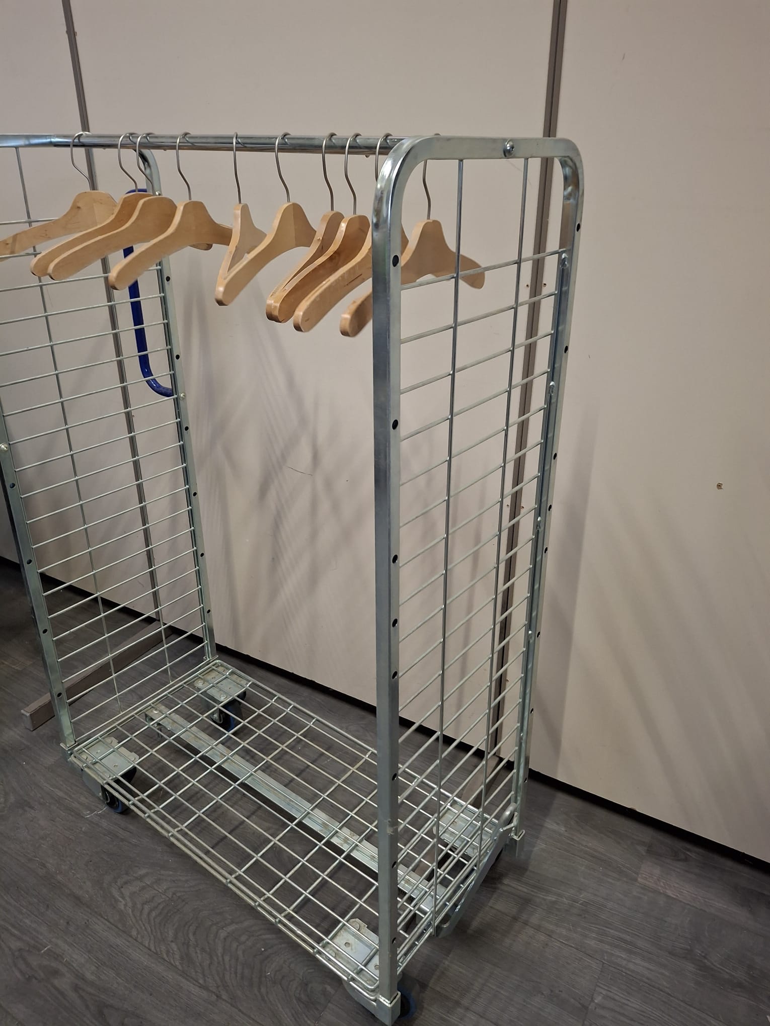 Chariot de préparation - Collecteur textile sur roulettes – Image 4