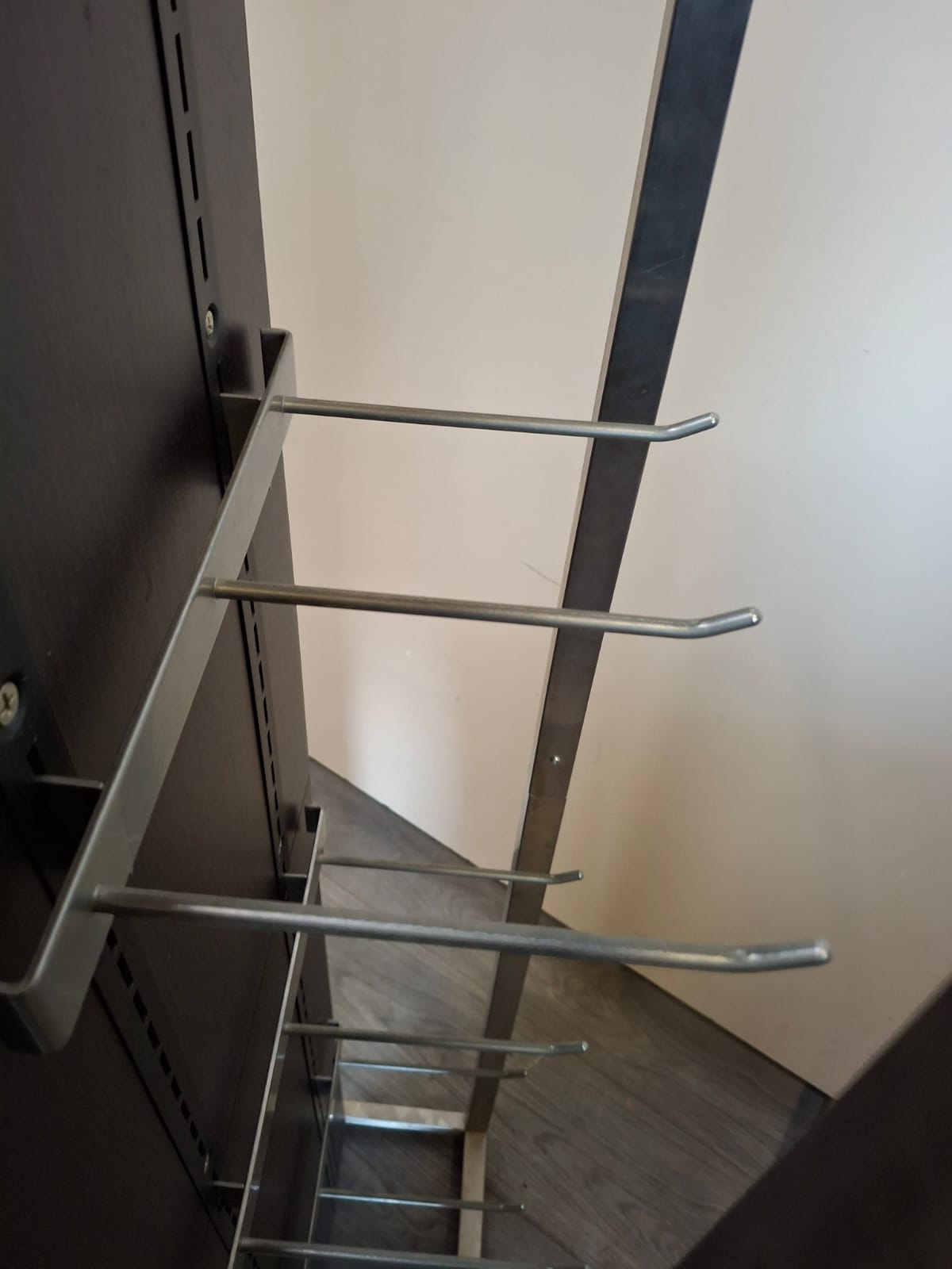 Présentoir central + Broches – Image 6