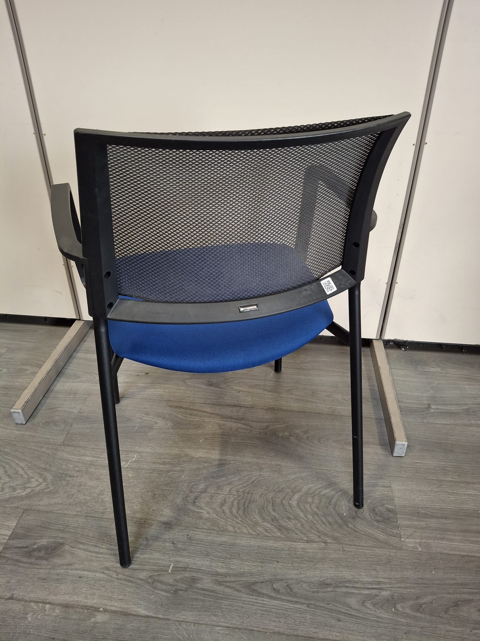 Chaise de réunion ou d’accueil – Image 4