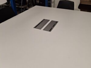 Bureau / Table de réunion 140 / 180 cm