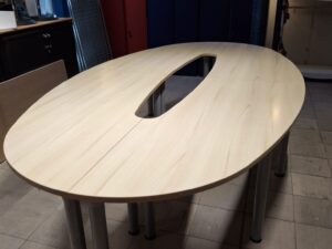 Table de réunion / 8 personnes