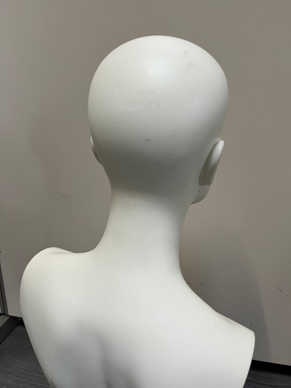 Mannequin buste femme blanc en fibre de verre – H72 cm – Image 3