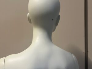 Mannequin femme + socle