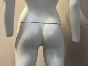 Mannequin femme + socle