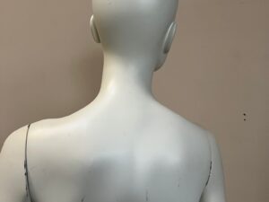 Mannequin femme + socle