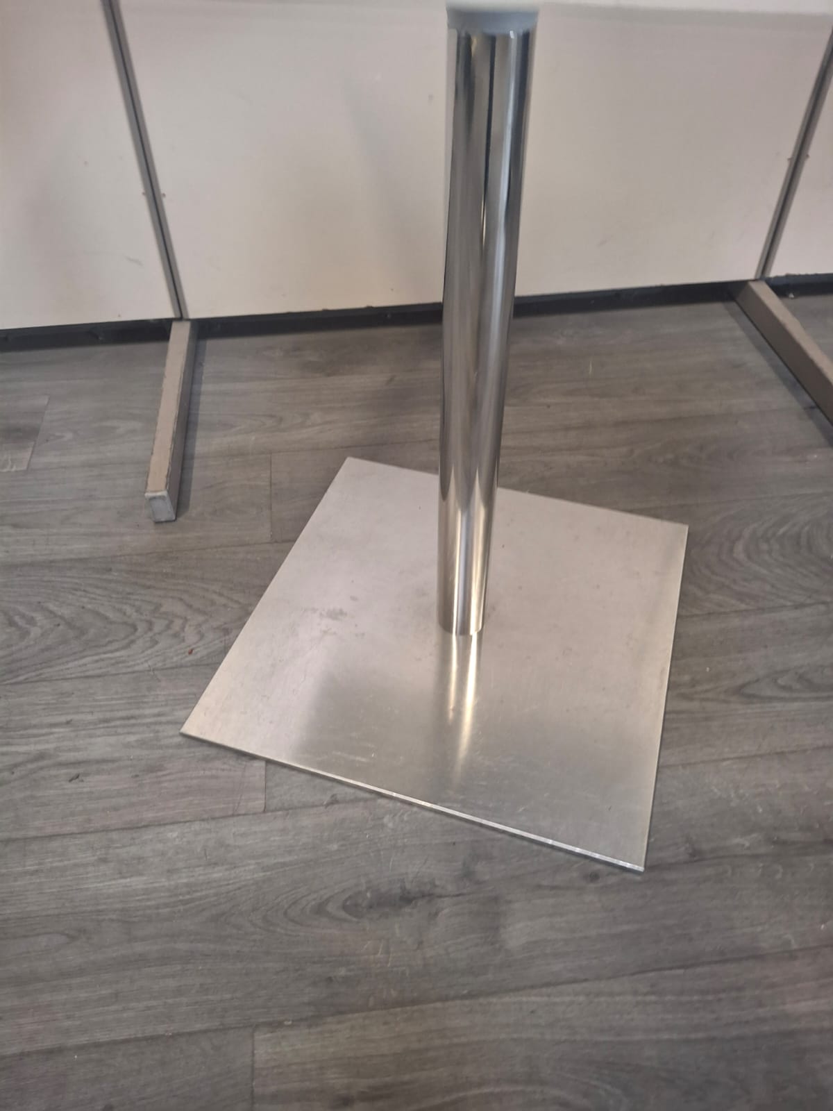 Table de réunion / Réfectoire 70x70 cm – Image 3