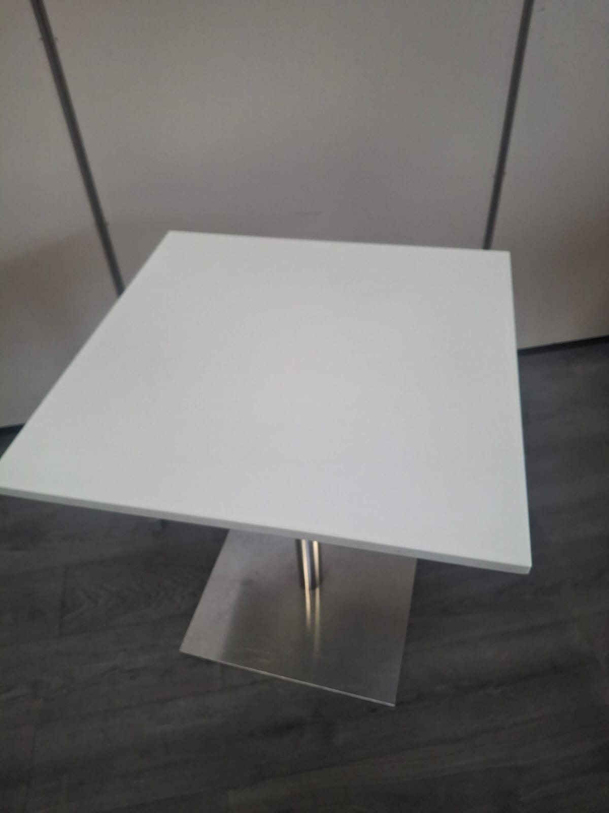 Table de réunion / Réfectoire 70x70 cm – Image 4
