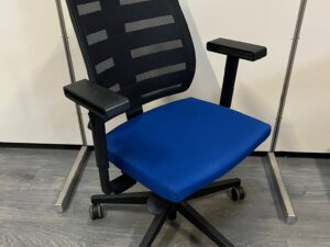 Chaise de bureau sur roulettes