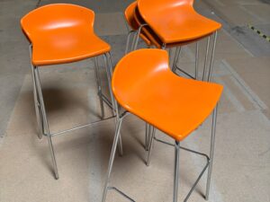 Tabouret haut Gaber – Chromé & orange – Vendu à l’unité