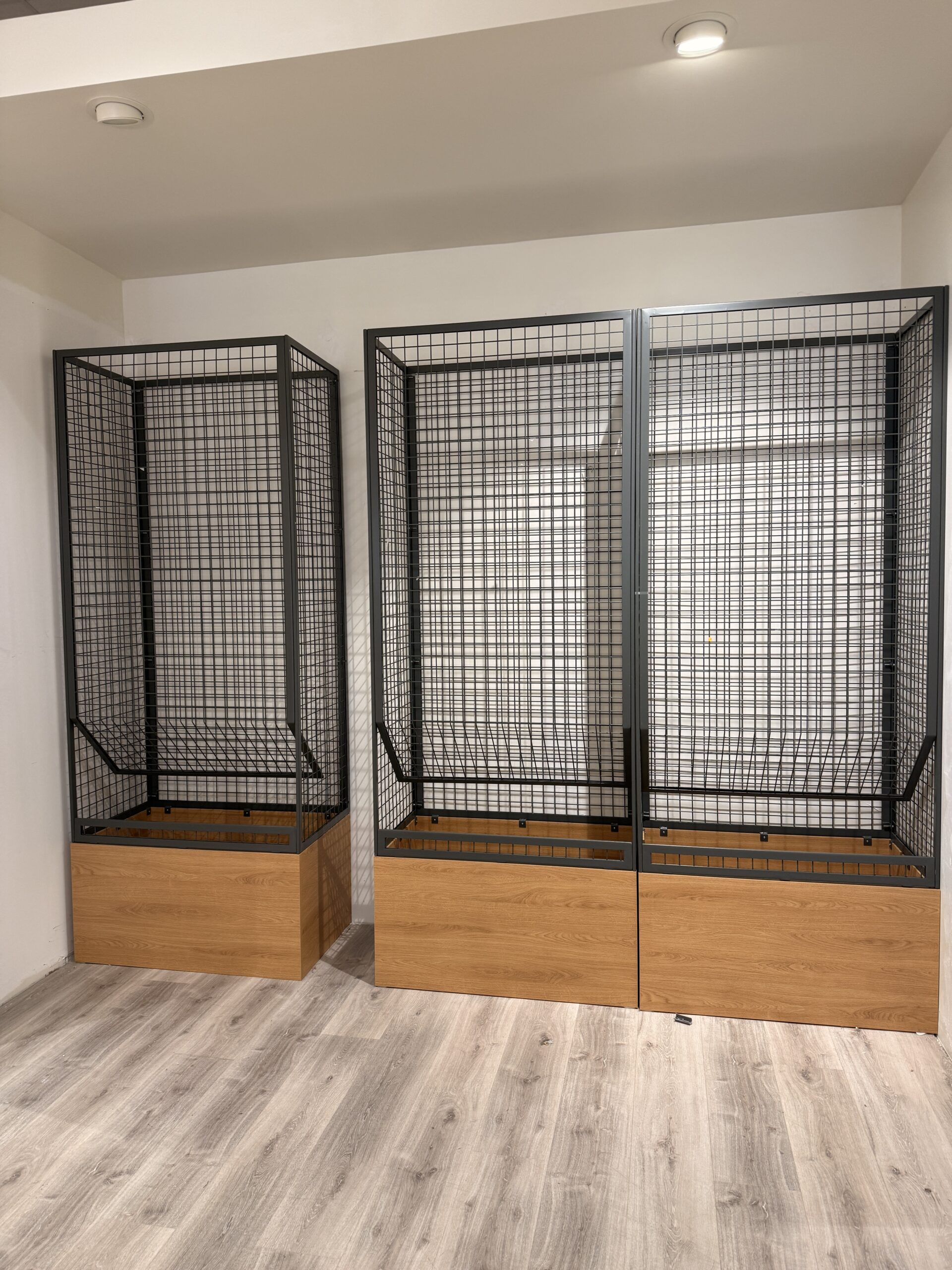 Étagère murale style industriel - Grille H 250 cm