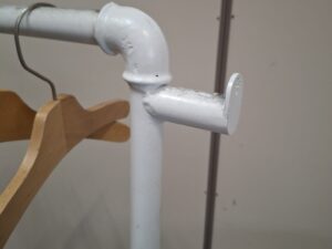 Portant à vêtements professionnel sur roulettes – Style industriel – Blanc – H150xL109 cm